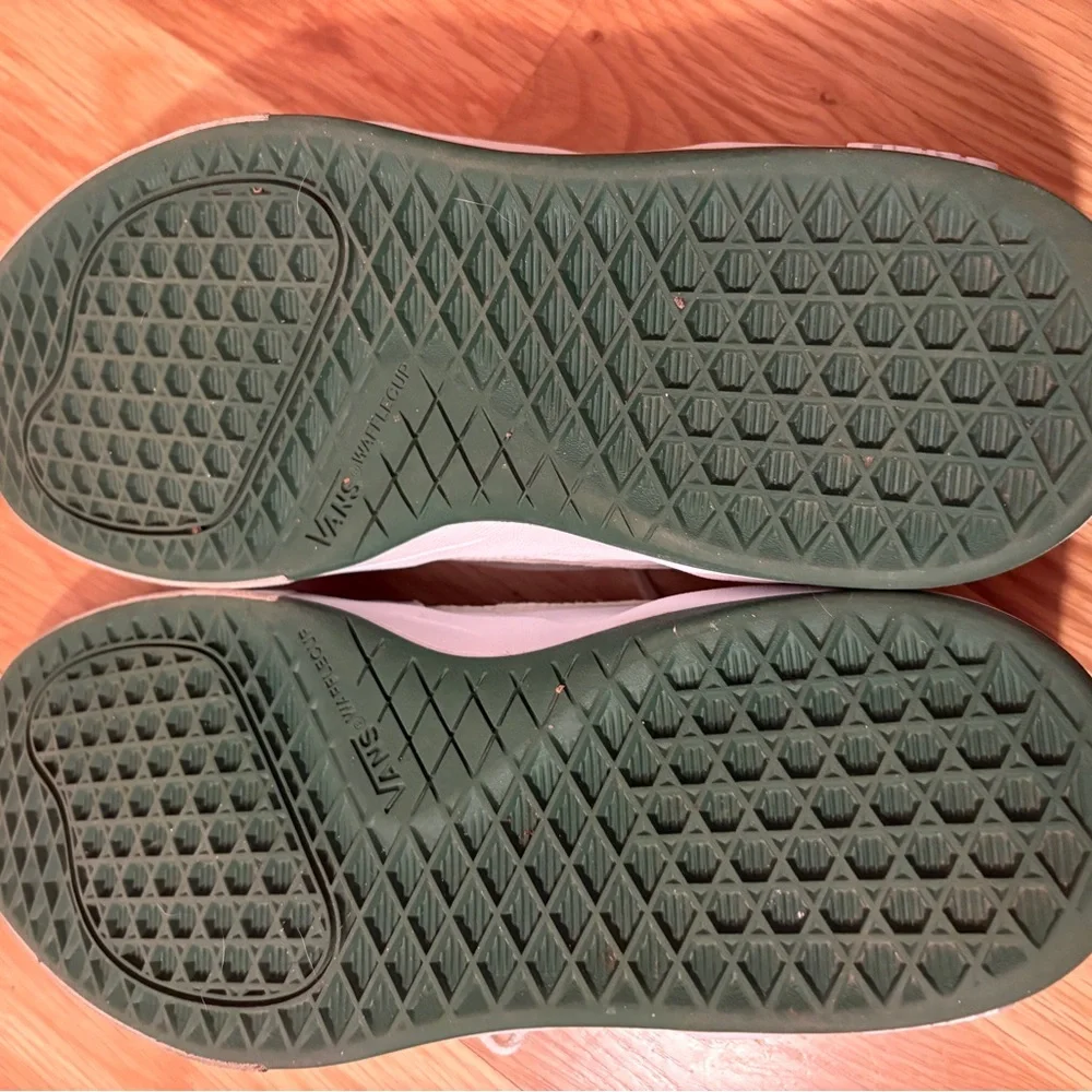 Vans - Picture 6 of 6